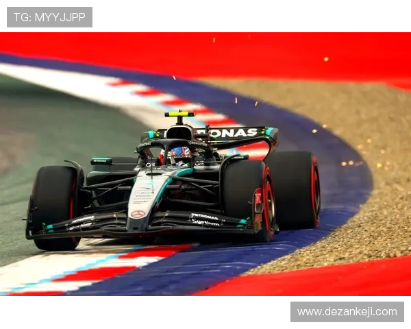 F1赛季激烈角逐各队争夺积分车手与车队冠军形势愈加复杂 F1赛季激烈角逐各队争夺积分车手与车队冠军形势愈加复杂